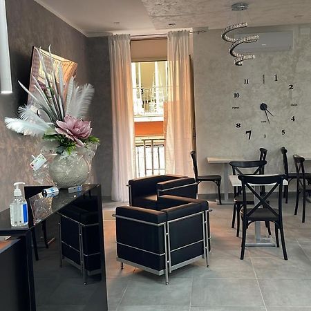 Hotel Poker Неаполь Екстер'єр фото