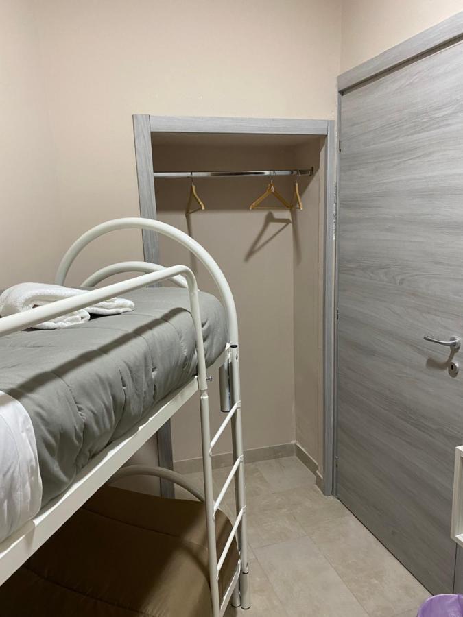 Hotel Poker Неаполь Екстер'єр фото