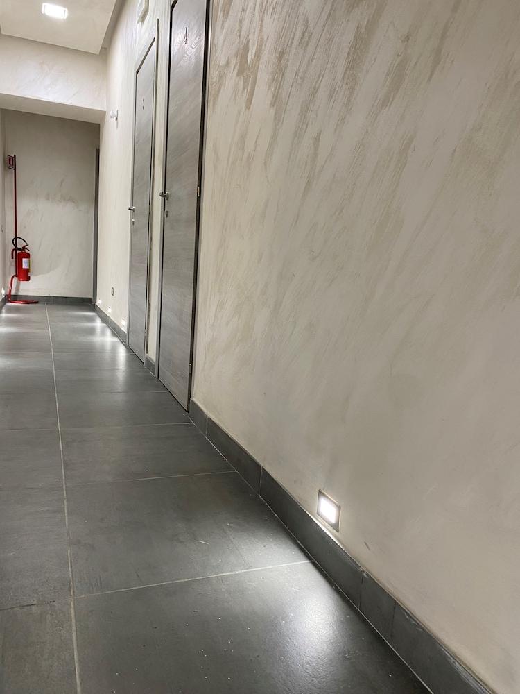 Hotel Poker Неаполь Екстер'єр фото
